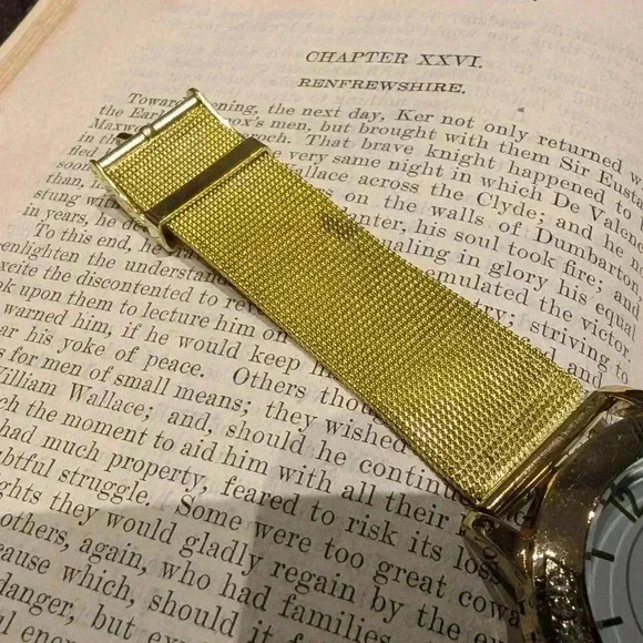 Goldtone  mesh watch - Picture 2 of 8